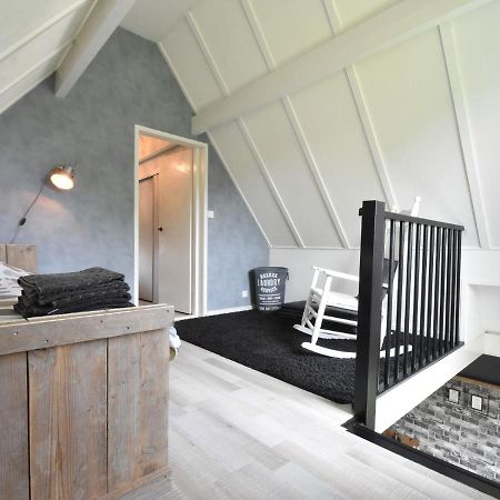 Balmy Holiday Home In Tuitjenhorn With Fenced Garden Kültér fotó