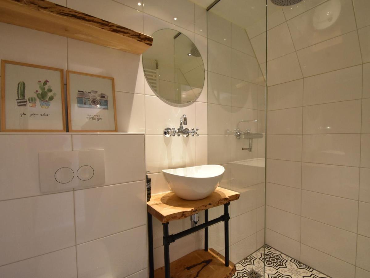 Balmy Holiday Home In Tuitjenhorn With Fenced Garden Kültér fotó